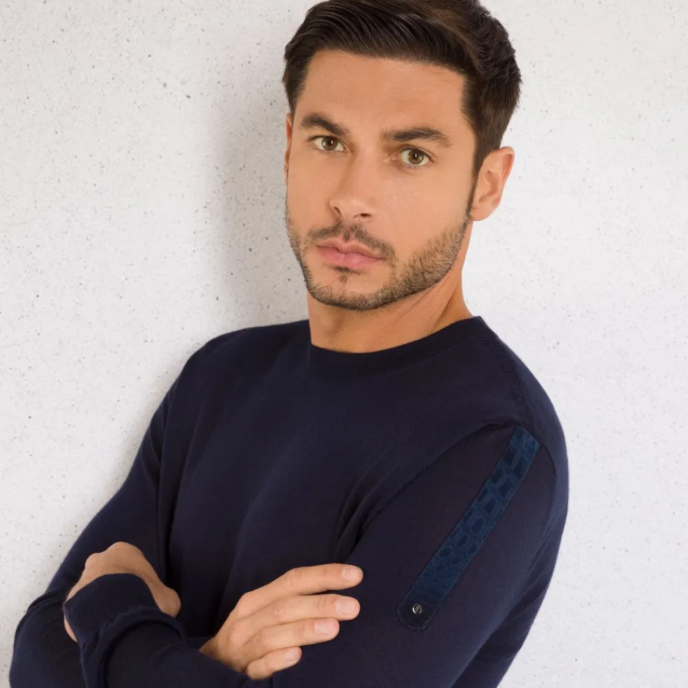 Shop Cashmere And Crocodile Crew Neck Sweater Mens Knitwear